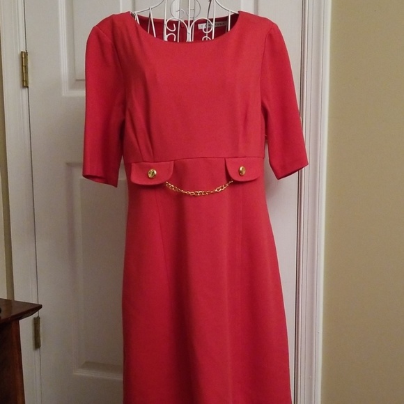 Classic and sophisticated Trina Turk red dress - Picture 2 of 8